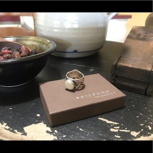 🌷 Retired Silpada ring